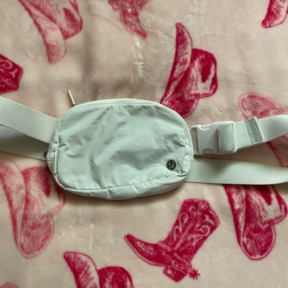 Lululemon belt bag